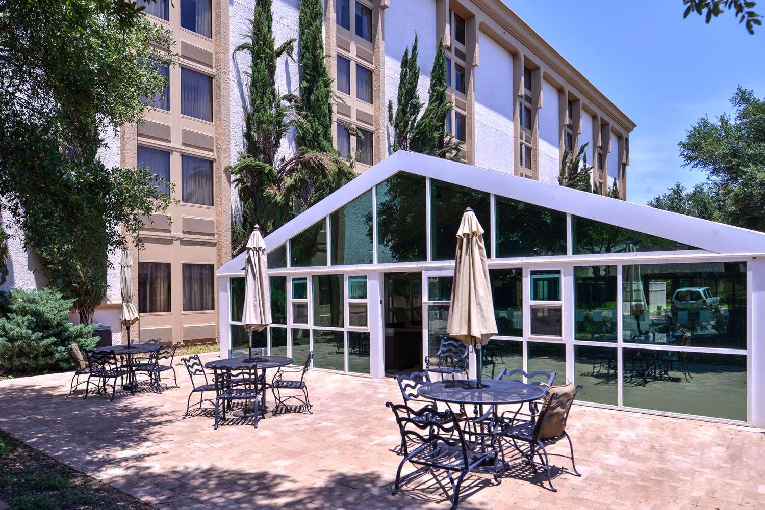 Clarion Hotel San Angelo Near Convention Center Exterior photo