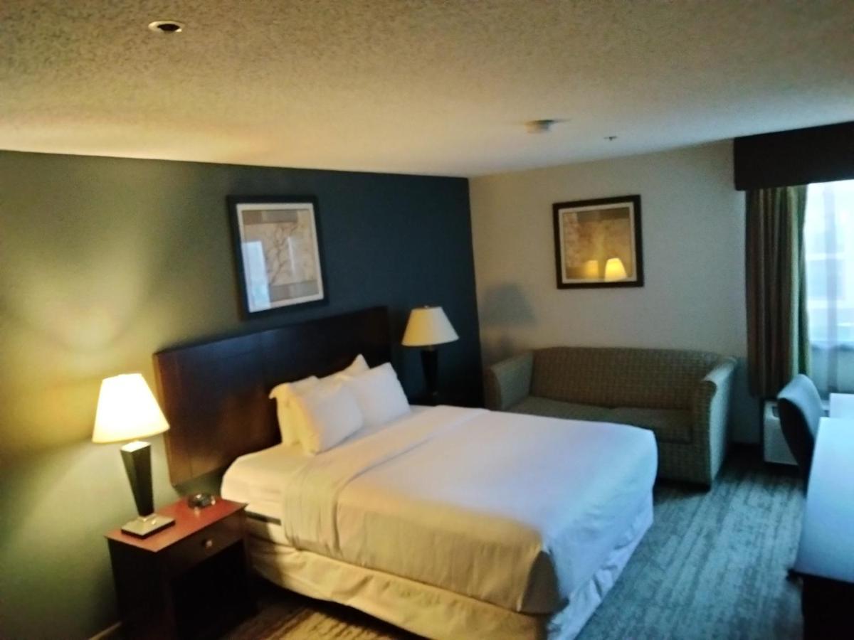 Clarion Hotel San Angelo Near Convention Center Exterior photo