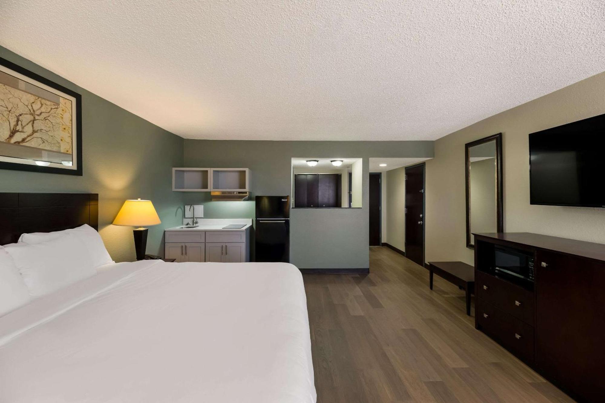 Clarion Hotel San Angelo Near Convention Center Exterior photo