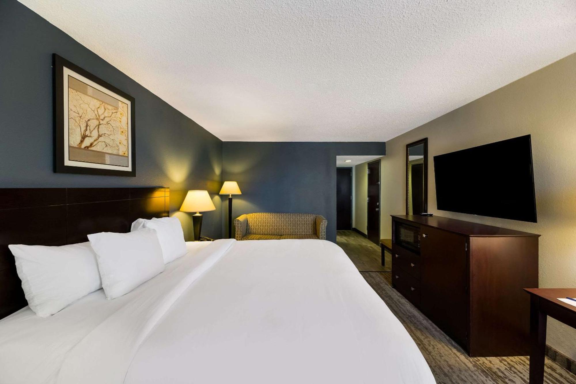 Clarion Hotel San Angelo Near Convention Center Exterior photo